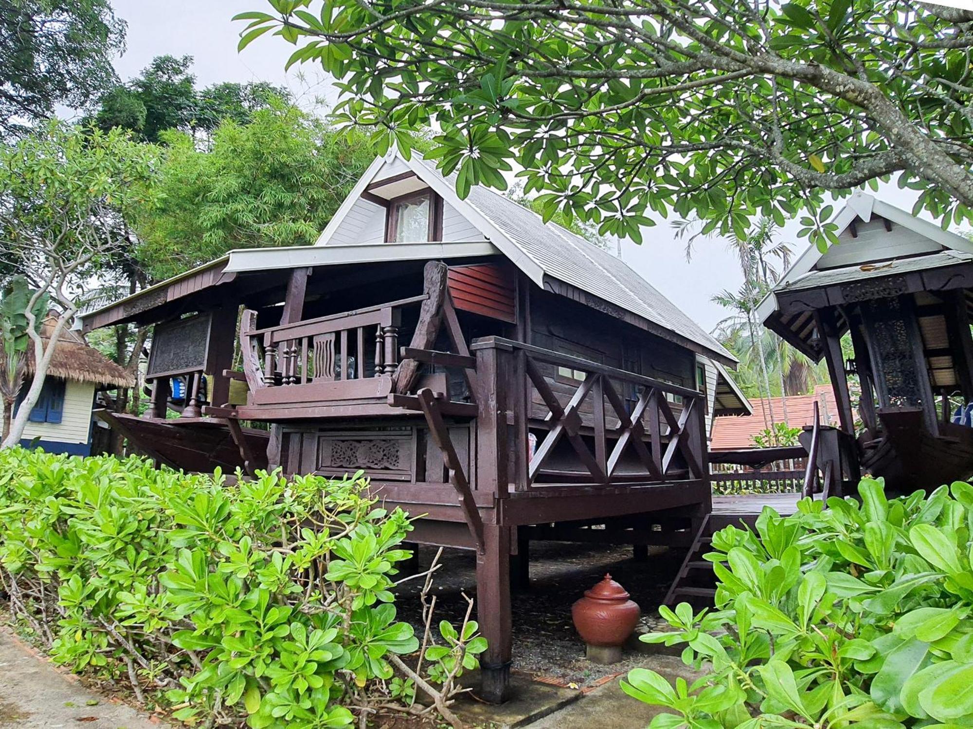 Baan Thong Ching Resort Khanom Exteriör bild