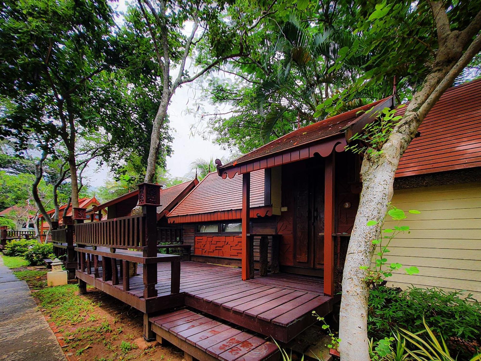 Baan Thong Ching Resort Khanom Exteriör bild
